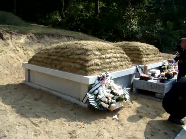 한씨일가설날_산소에서